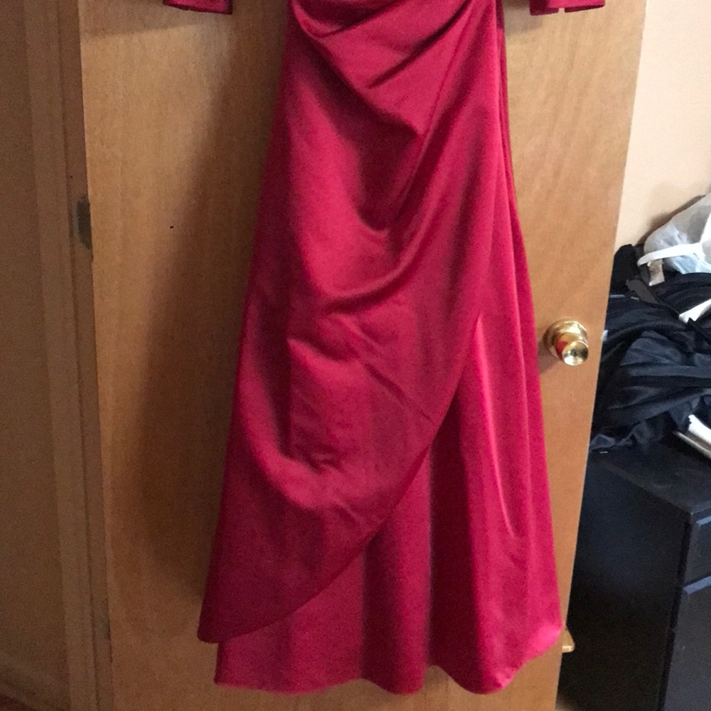 Red gown! - Picture 2 of 3